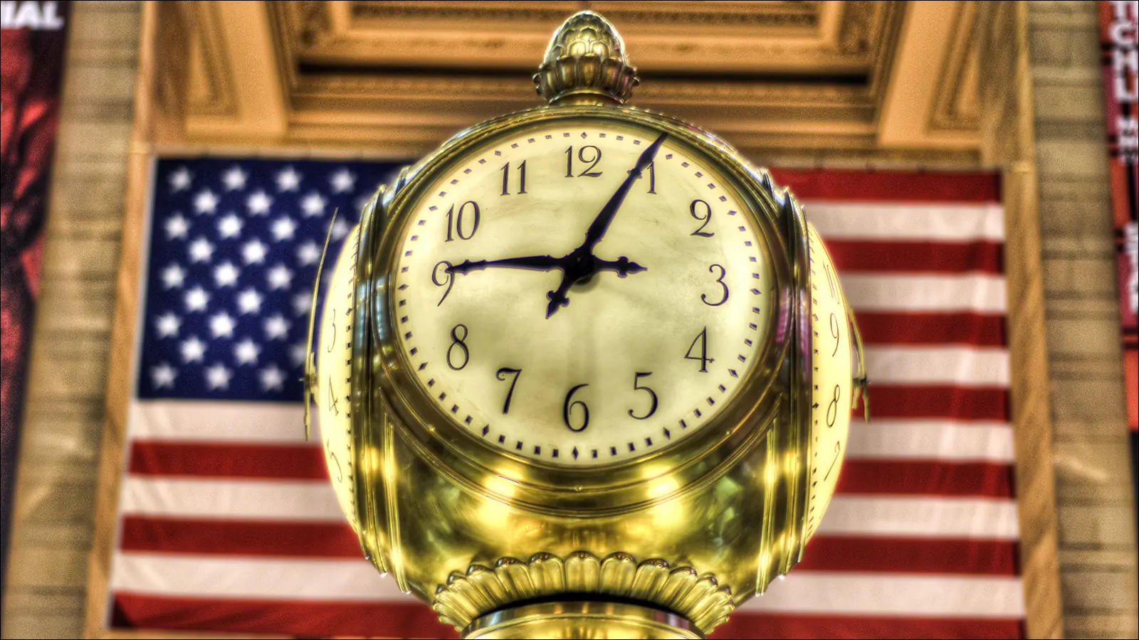 Часы на Гранд-Централ в Нью-Йорке