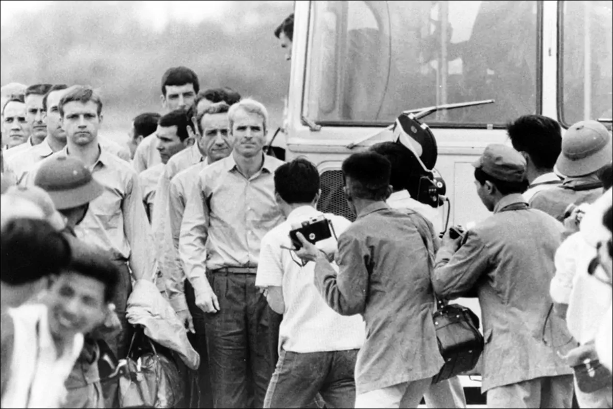 Освобождение Джона Маккейна из плена