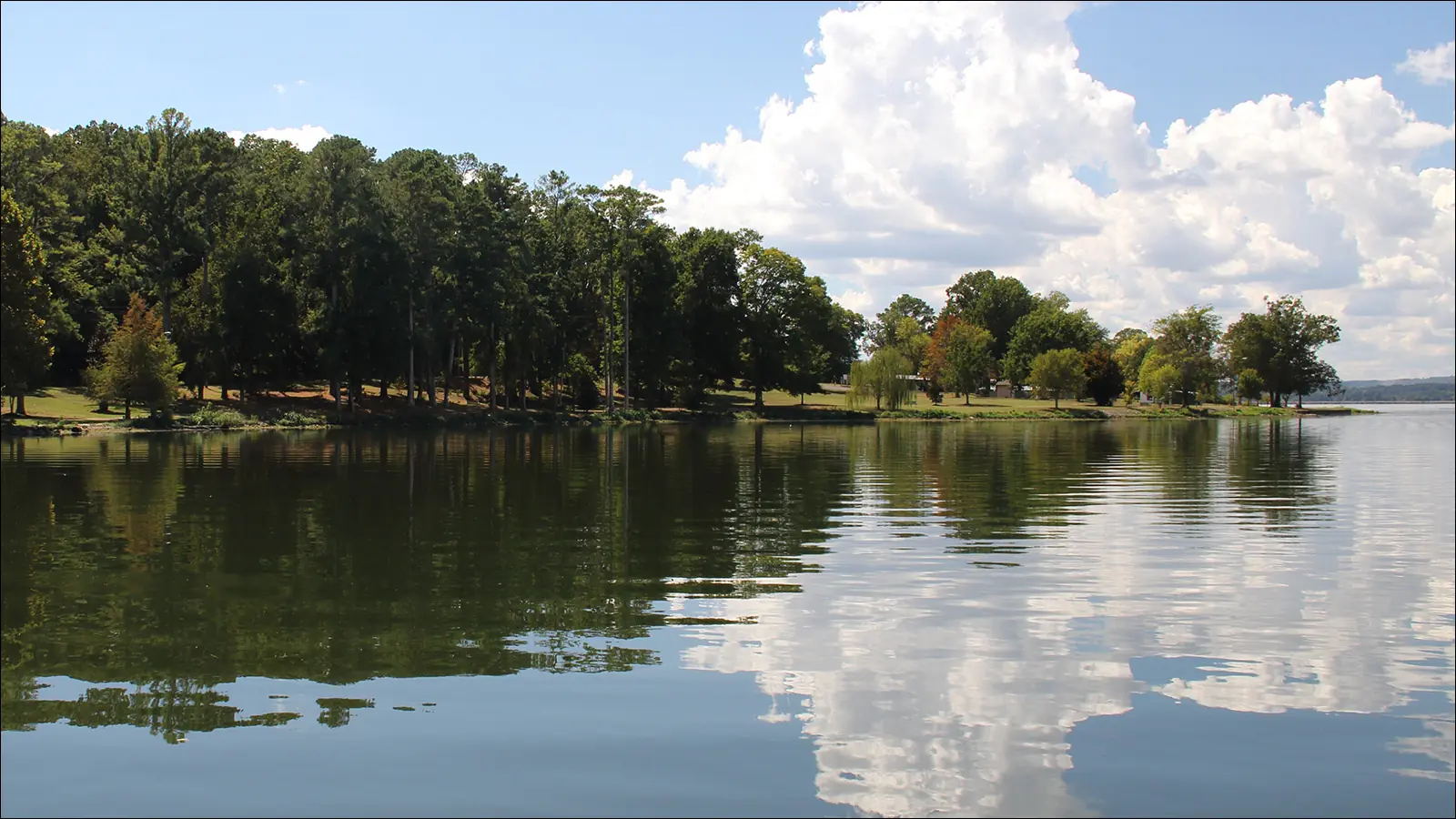 Водохранилище Гантерсвилл-Лейк в Алабаме