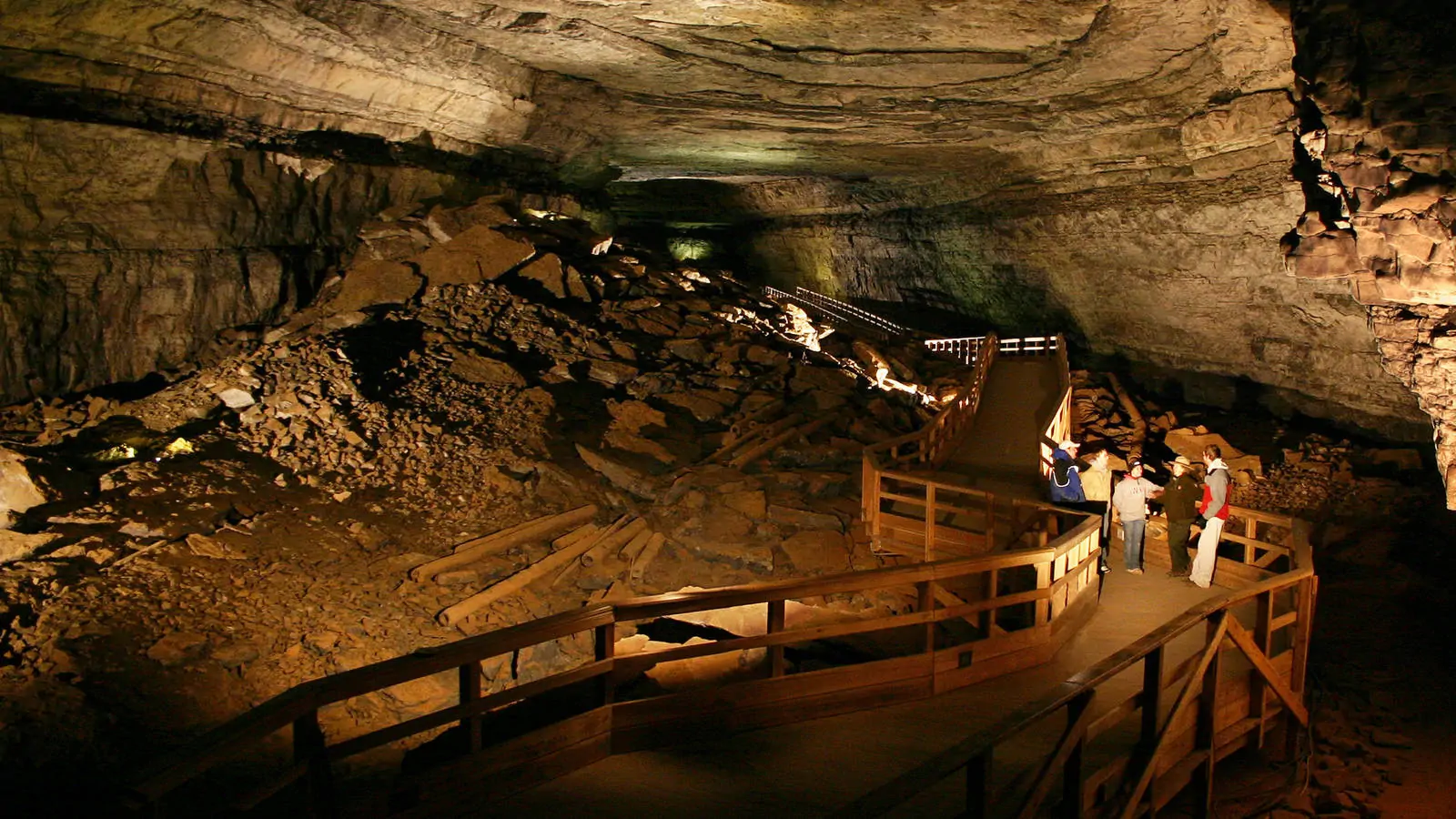В Мамонтовой пещере