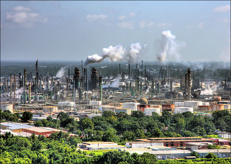 Нефтеперерабатывающий завод в Луизиане